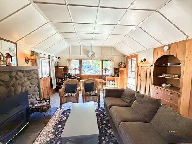 Photo - 54059 Montgomery