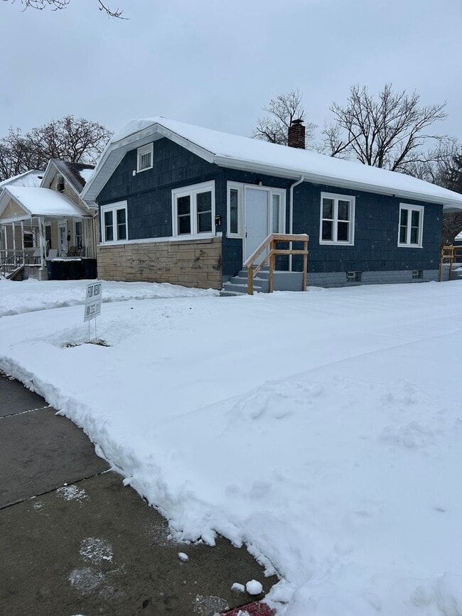 Photo - Updated 3-Bedroom, 1-Bathroom Home – $1,425/Month | 1,092 Sq. Ft. | Accepting Section 8