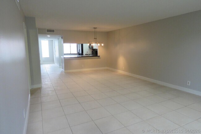Photo - 193 Lakeview Dr Unit 205