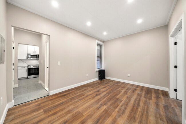 219 Mallory Ave