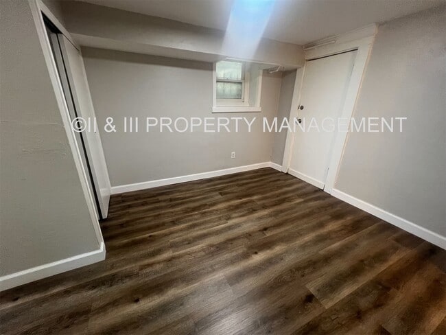 Photo - 215-217 W 37th St