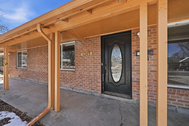 Photo - $2,395.95, $300 off the first month's rent, 3 Beds - 2 Bath, Single Family Home in Aurora with Ga...