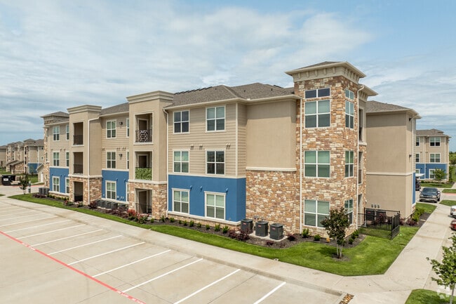 Cross Timbers Apartments