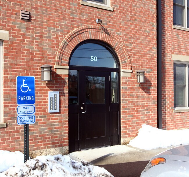 Photo - Jefferson Avenue Apartments