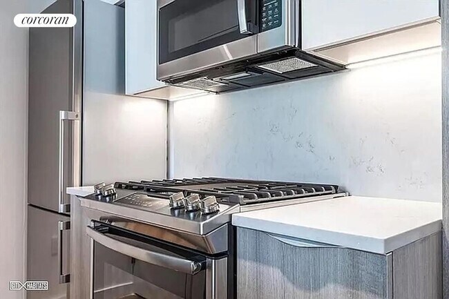 Photo - 211 McGuinness Blvd