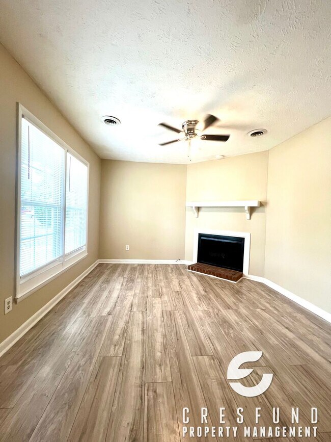Photo - 3 Bedroom Ready For YOUR Move In TODAY!