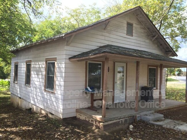 Building Photo - 179 Booker Dr SW