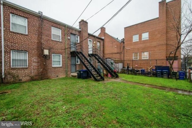 Photo - 1739 Gales St NE