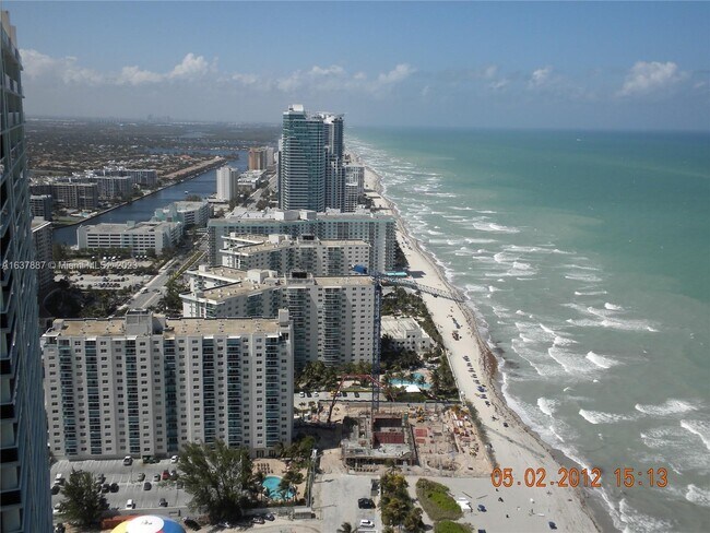 Photo - 1830 S Ocean Dr Unidad # 4311 Rental