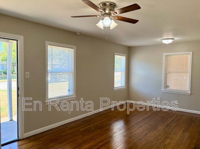 Photo - 1408 Cairn Cir