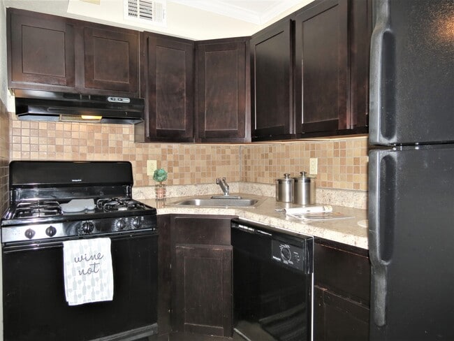 Photo - University Villa Apartments