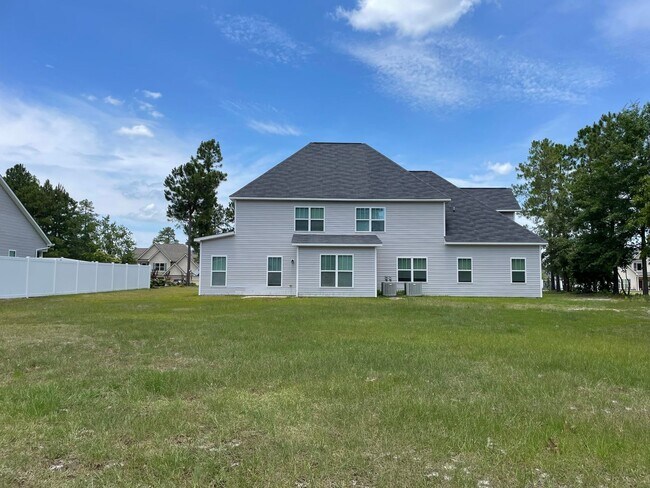 96 Castlebay Dr