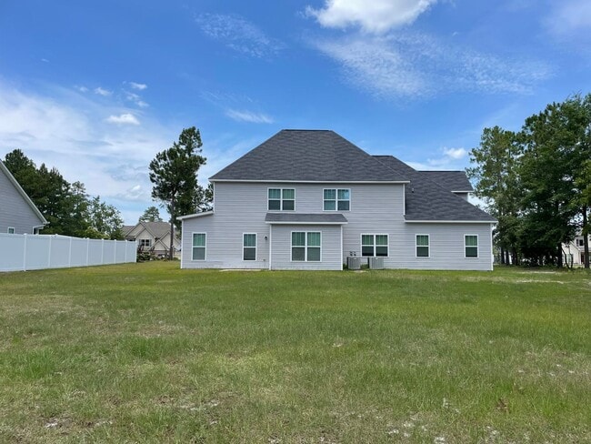 Photo - 96 Castlebay Dr