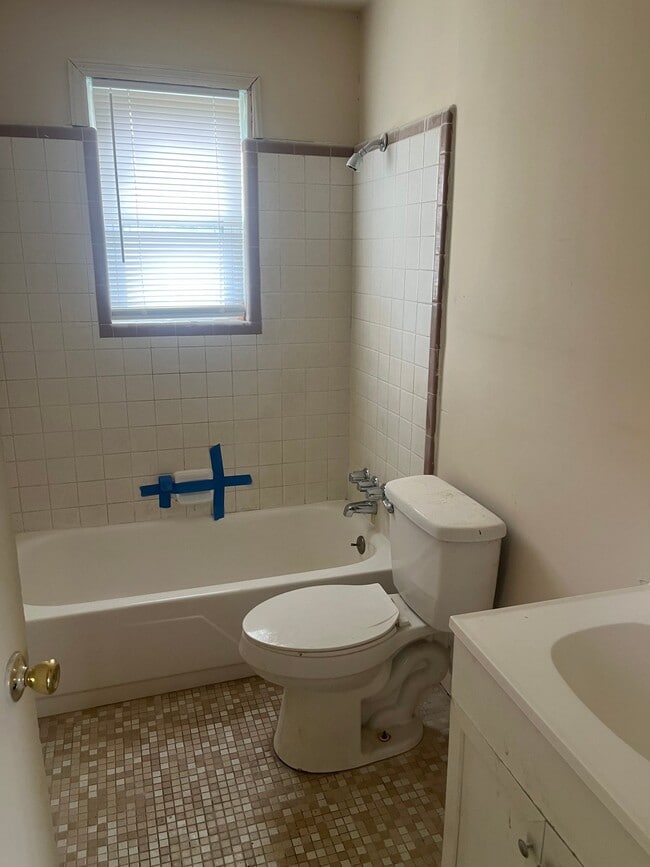 Photo - 1348 Gormans Ln