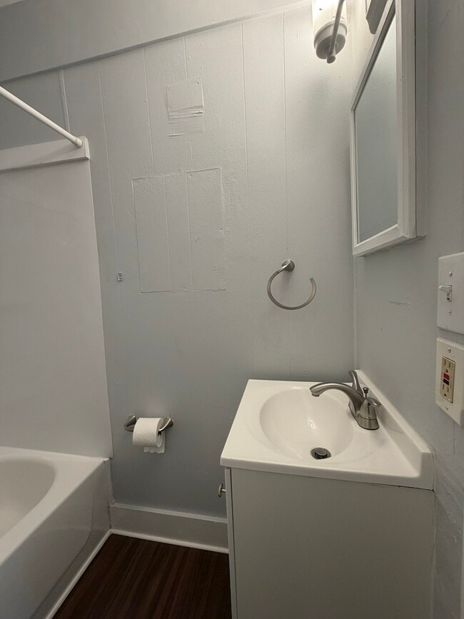 Photo - 107 N Sanford St