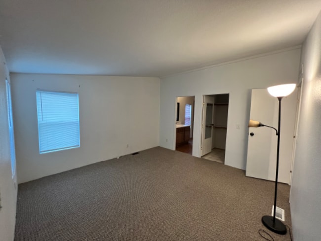 Photo - 2158 Colonial Rd