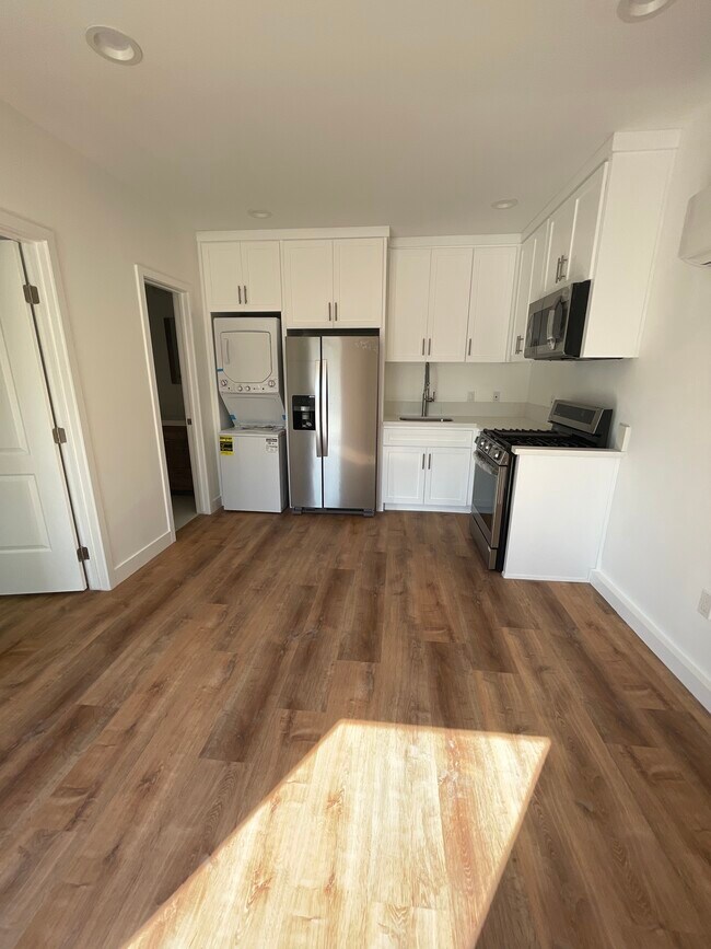 Photo - 11511 National Blvd