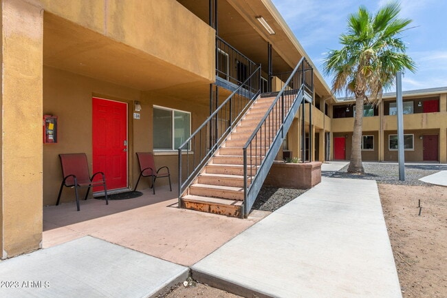 Building Photo - 4401 N 12th St Unit 205