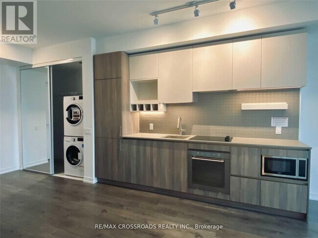 Photo - 950 Portage Pkwy Unit 4001