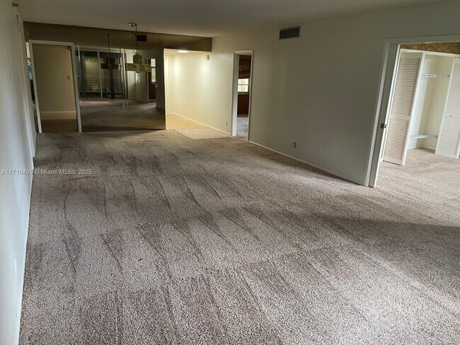 Photo - 3520 Oaks Way Unit 208