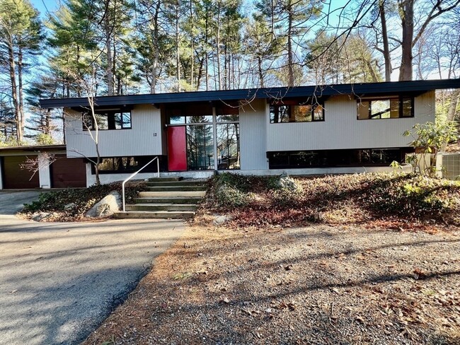Photo - 12 White Pine Ln House