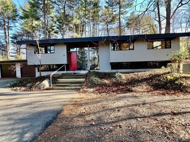 Building Photo - 12 White Pine Ln Rental