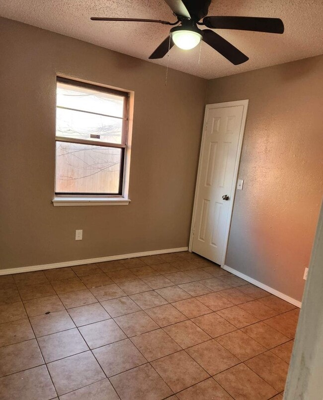 Photo - Charming 5 Bedroom!!