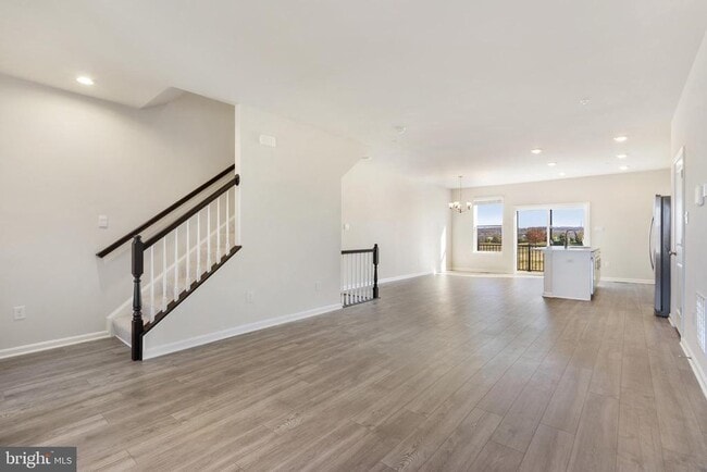Photo - 420 Herringbone Wy