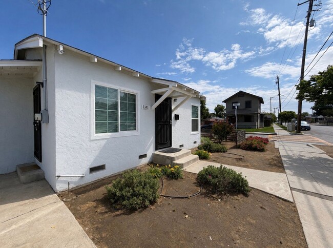 Building Photo - McKenzie 1107-1141 Unit 1141 E Mckenzie