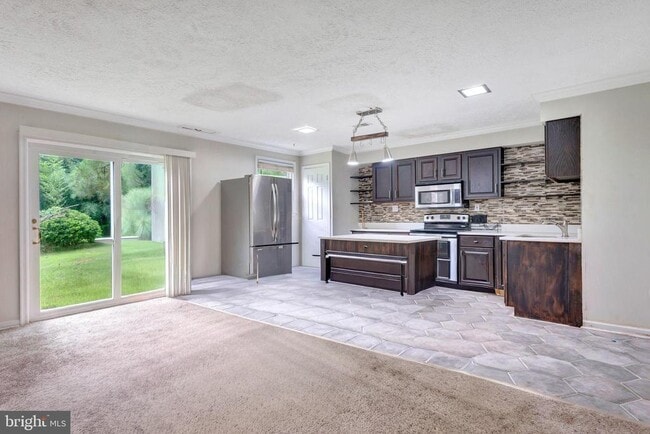 Building Photo - 15584 Peach Walker Dr Rental