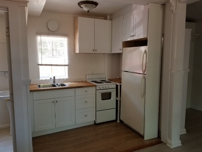Photo - 878 10th Ave S