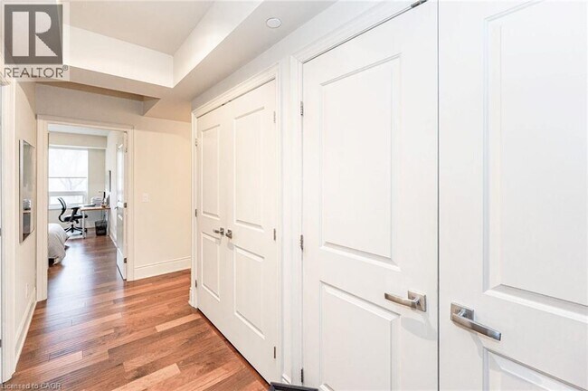 Photo - 3500 Lakeshore Rd W Unit 503