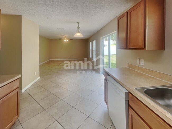 Photo - 1888 Vale Dr