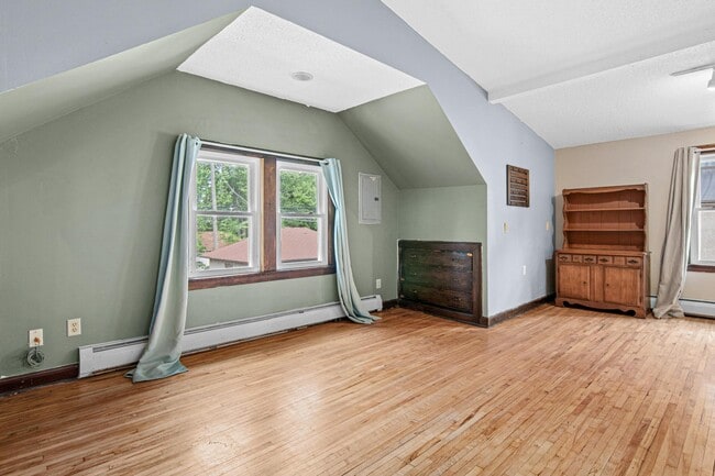 Photo - 3347 Emerson Ave N