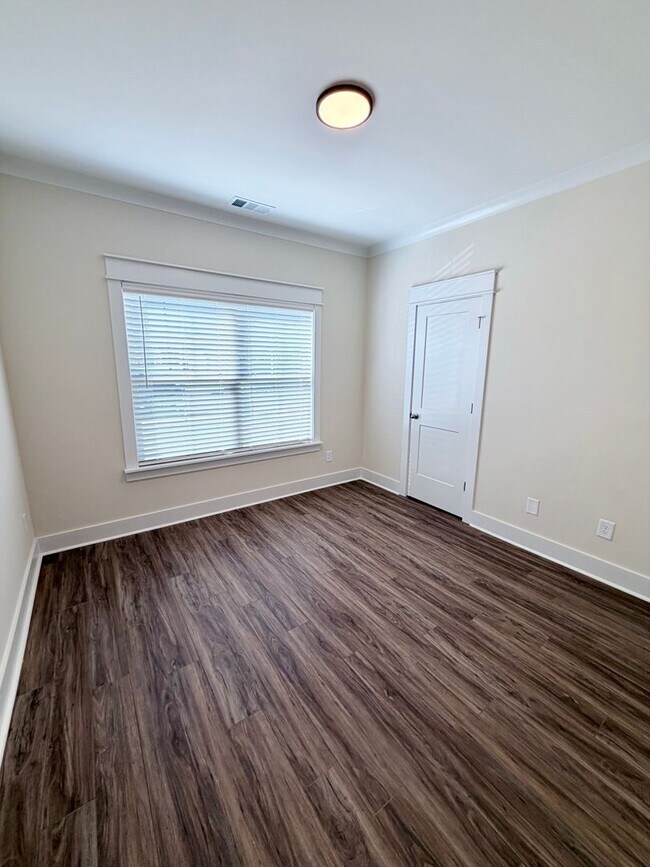 Photo - 536 Bristleleaf Path