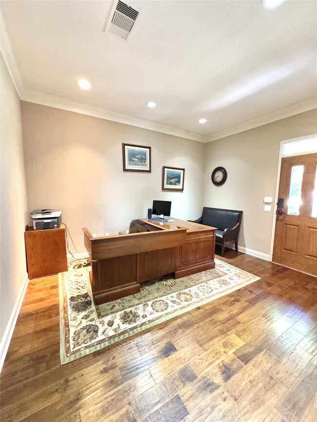 Building Photo - 4501 Cartwright Rd Unit 203