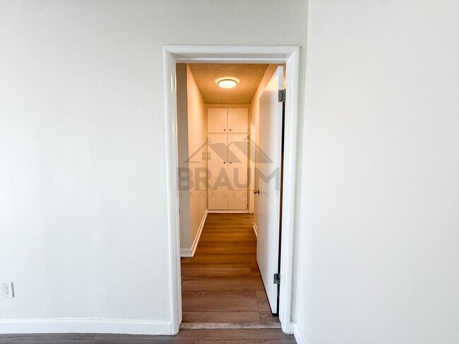 Photo - 19405 Haynes St Unidad 9