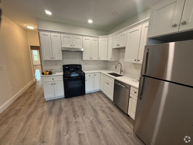 Building Photo - 823 Saratoga St Unit 2 Rental