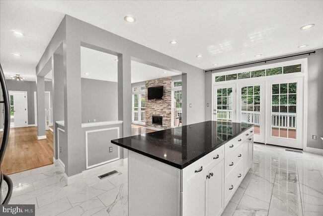 Photo - 6455 Saddlebrook Ln