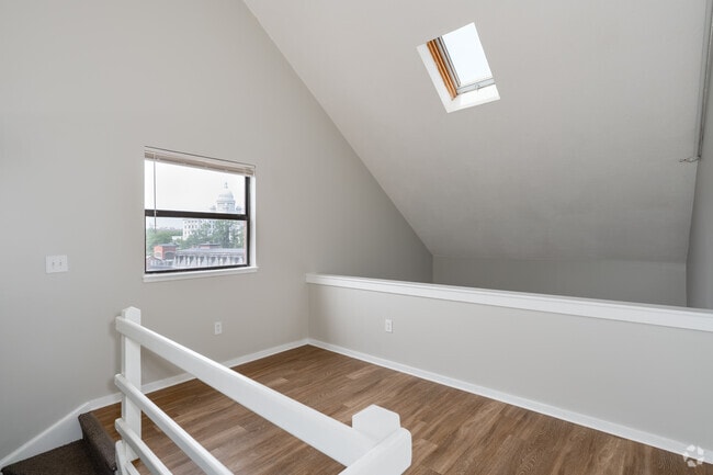 2BR, 2BA - 976SF - Mezzanine