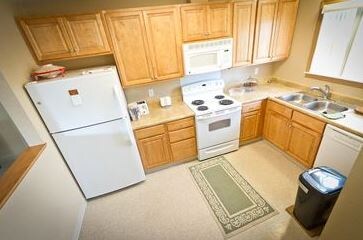 Kitchen - Ewing Square Townhomes