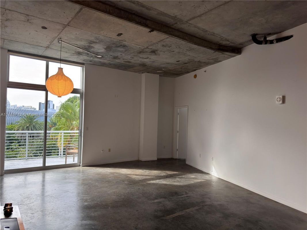 Photo - 2001 Meridian Ave