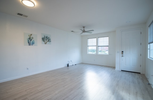 Photo - Amazing Natomas 3/2.5 - Waiting For You!  ...