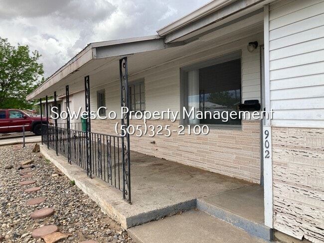 Photo - Cute 3 Bedroom Home with Garage