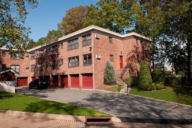 Museum Commons - Museum Commons Apartments