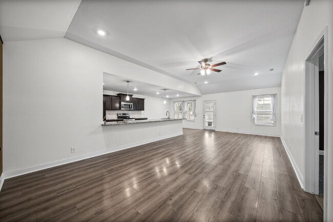 Photo - 204 King Rd