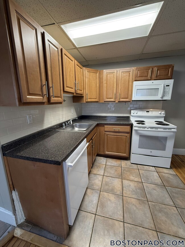 Photo - 437 Cambridge St Unit 3