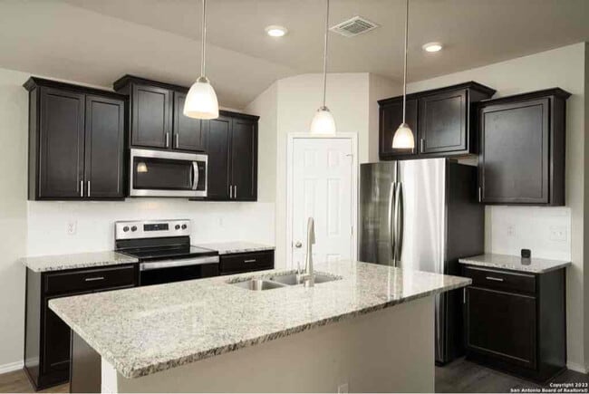 Photo - 2402 Corradino St