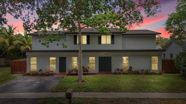 Building Photo - 10108 SW 53rd Ct