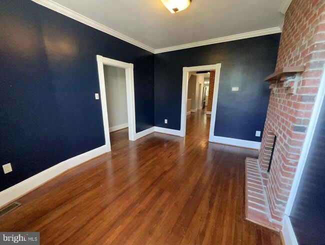 Photo - 103 E 7th St